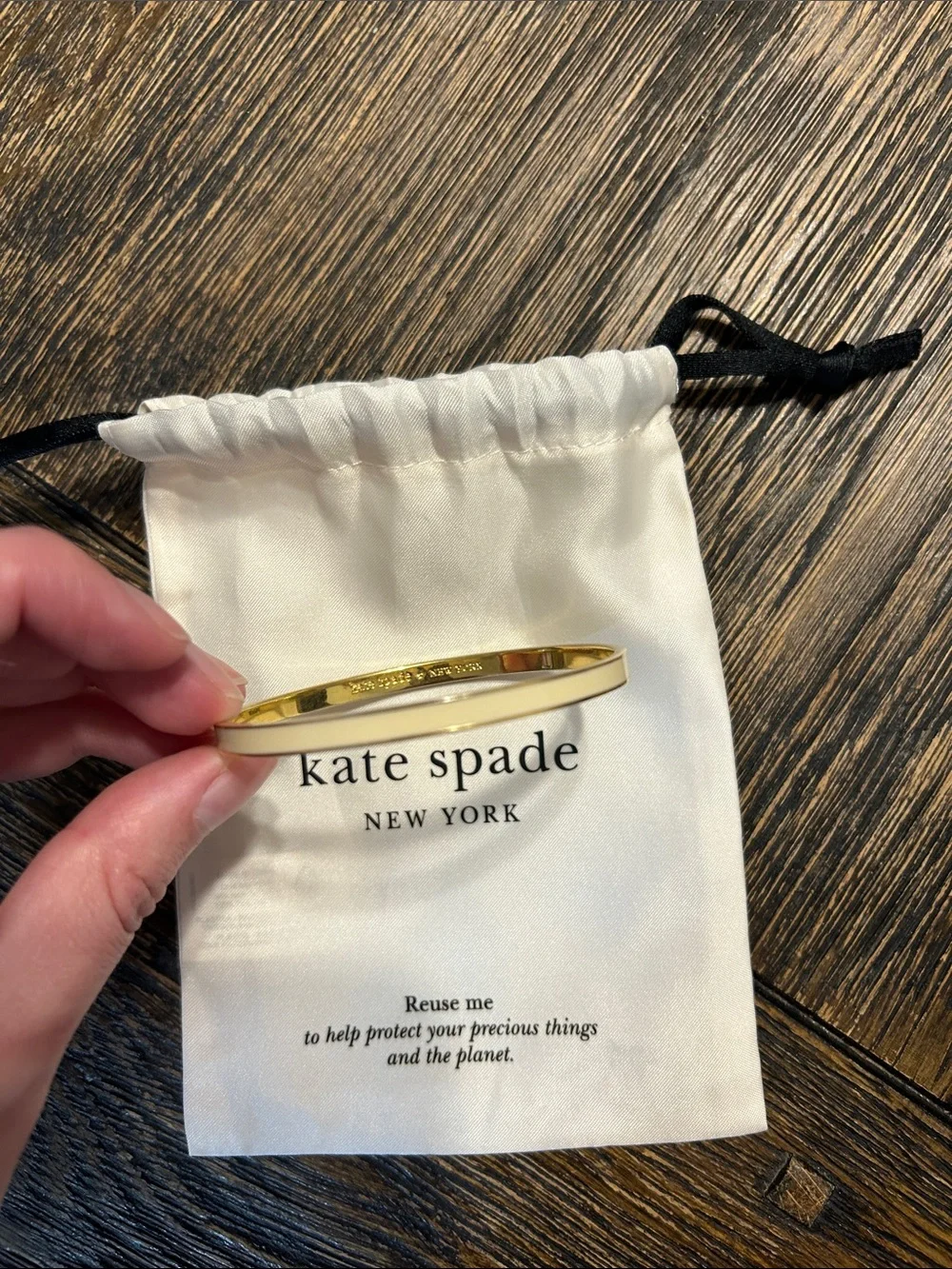 ♠️ Kate Spade New York Tickle the Ivories Gold and Ivory Enamel Bangle Bracelet - Picture 2 of 8